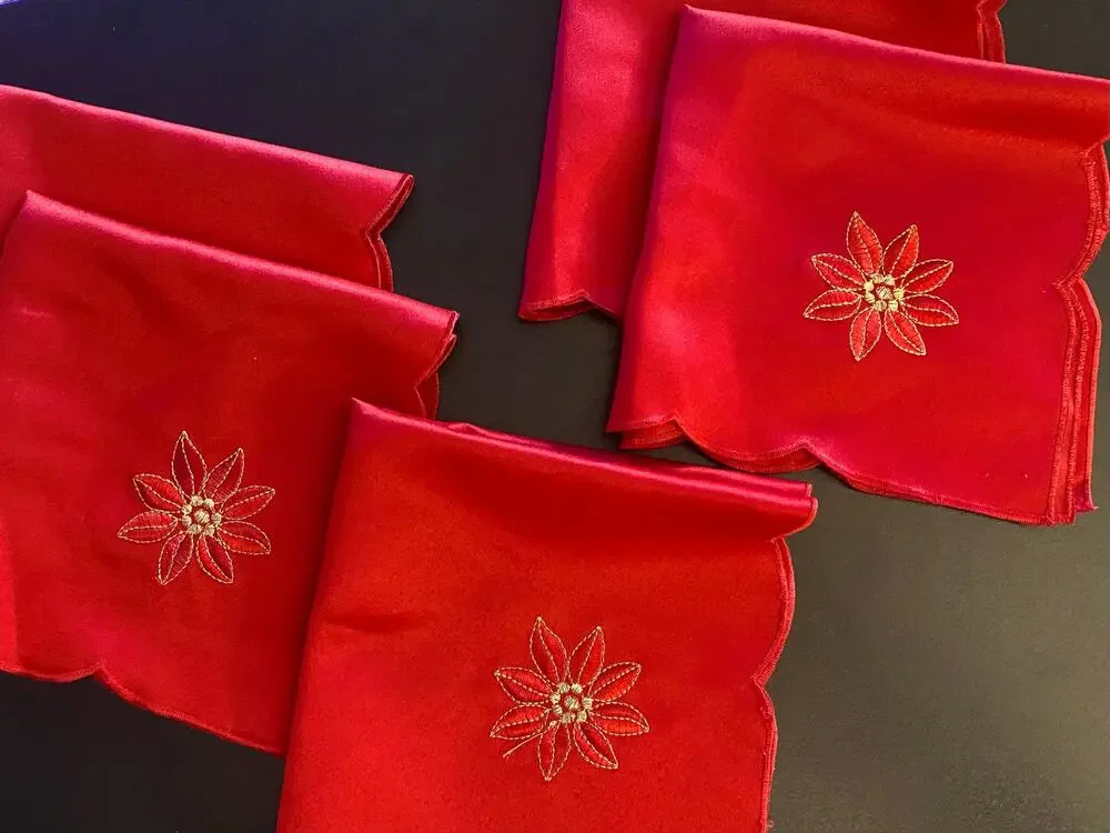 Set of 5 Red Embroidered Poinsettia Holiday Cloth Napkins Scalloped Edge Linens